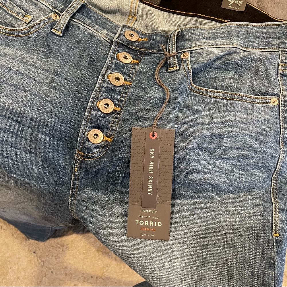 Torrid 16R Sky High Skinny Premium Stretch Jeans